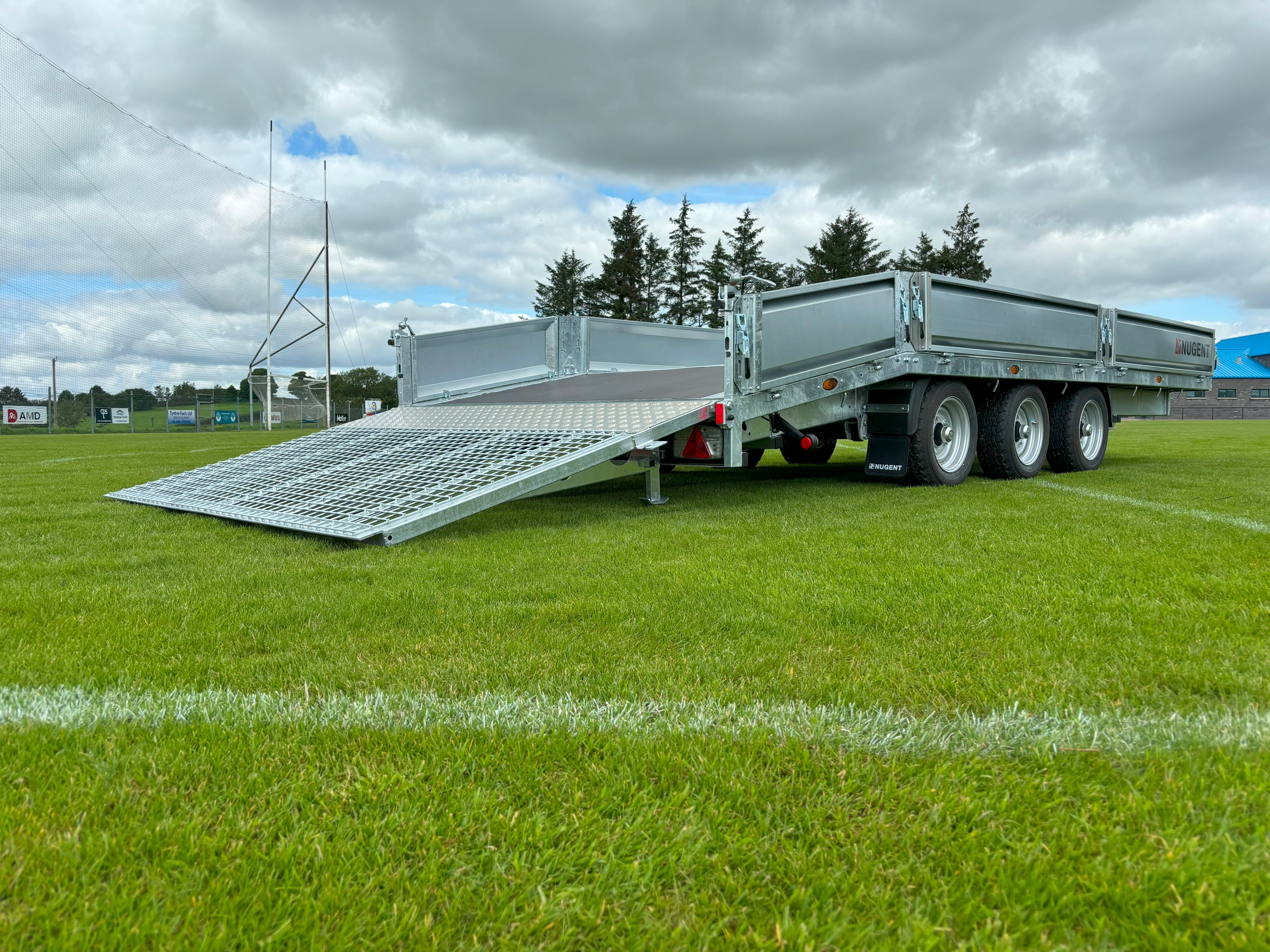 Nugent Beavertail trailer- 18'1''x 7'5'' - 3500kg  B5523T