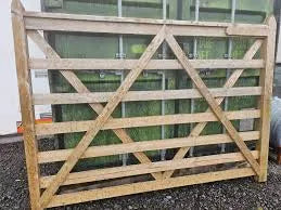 10ft Wooden Deer Gate